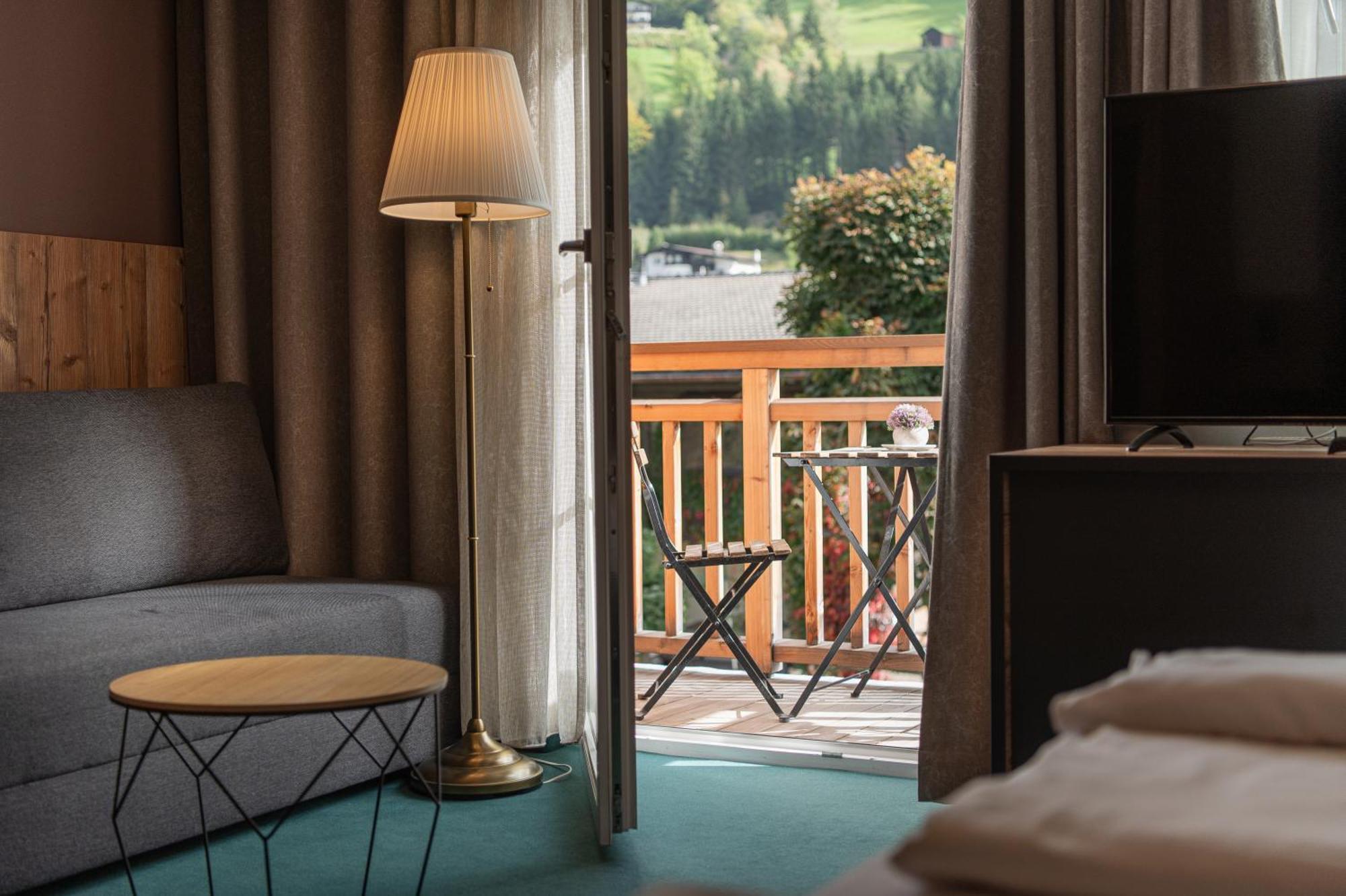 מטרי אין אוסטירול Alpenparks Hotel Montana חדר תמונה